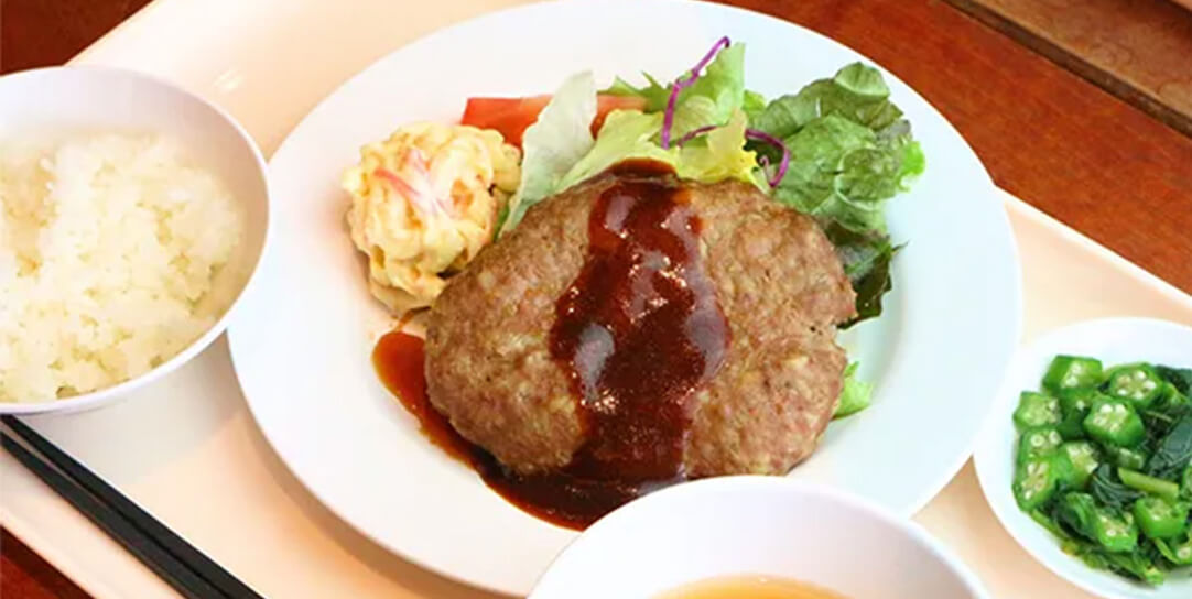 仲間と泊まる学校 さんむ西小 夕食イメージ